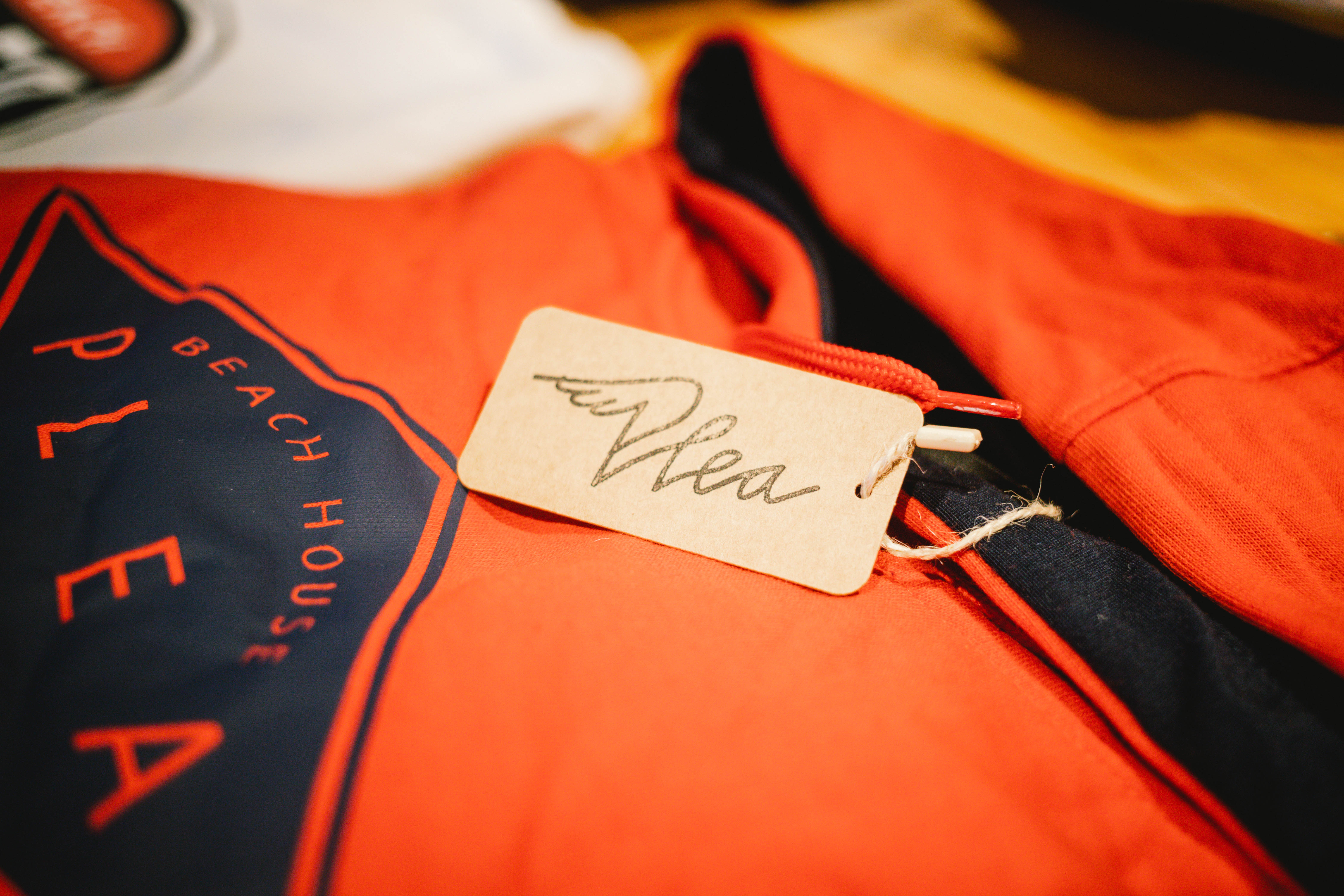Una Sudadera, una camiseta o una Gorra PLEA...tú elijes Una Sudadera, una camiseta o una Gorra PLEA...tú elijes