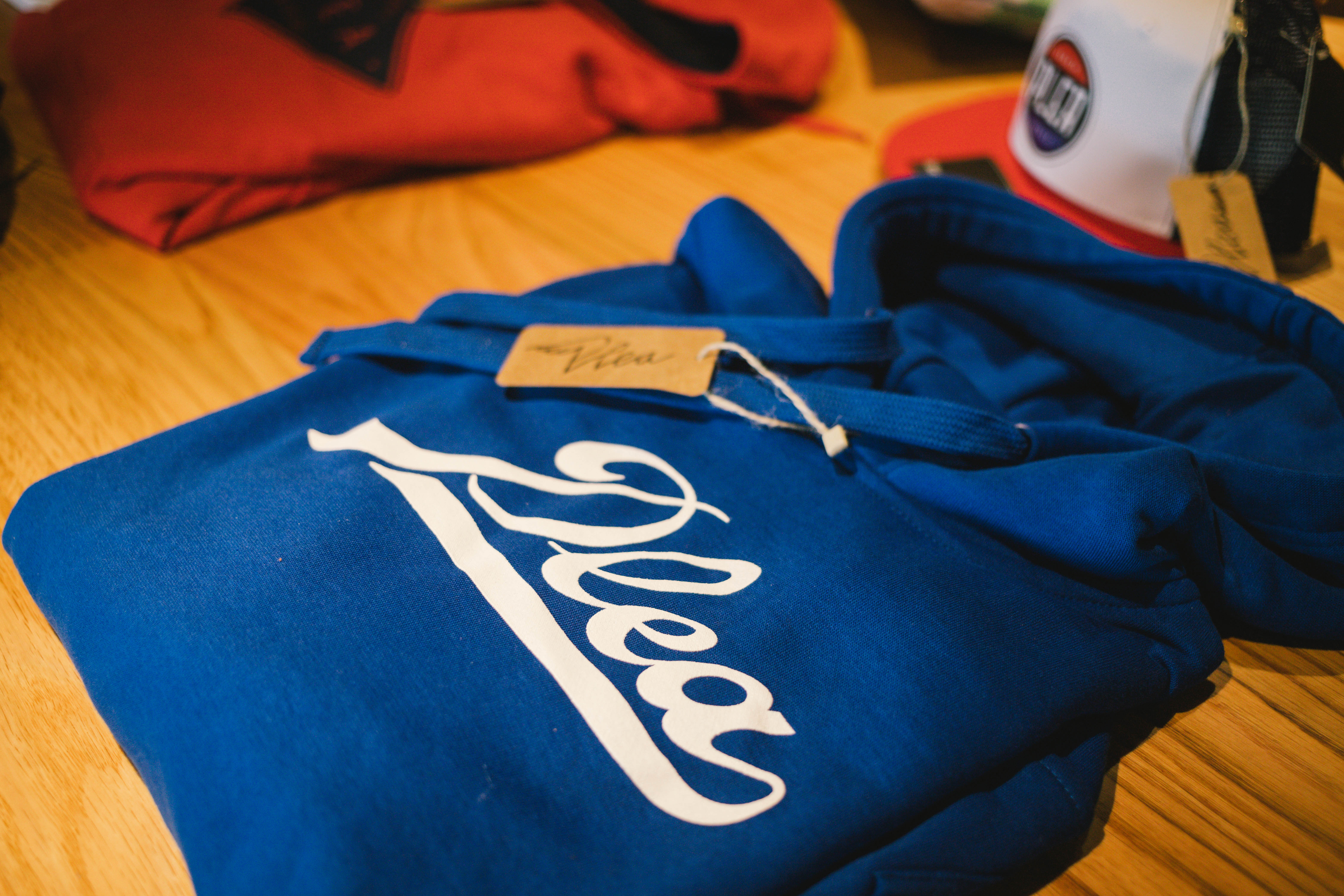 Una Sudadera, una camiseta o una Gorra PLEA...tú elijes Una Sudadera, una camiseta o una Gorra PLEA...tú elijes