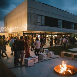 Un hostel es una opción económica y de calidad en la que es fácil establecer relaciones Hostel