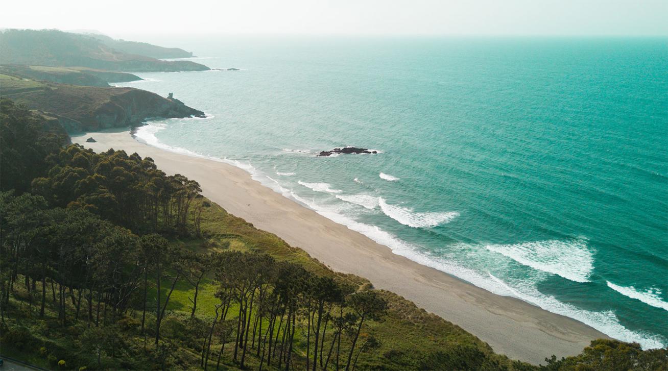 Las playas de Cantabria parece que te están esperando siempre.