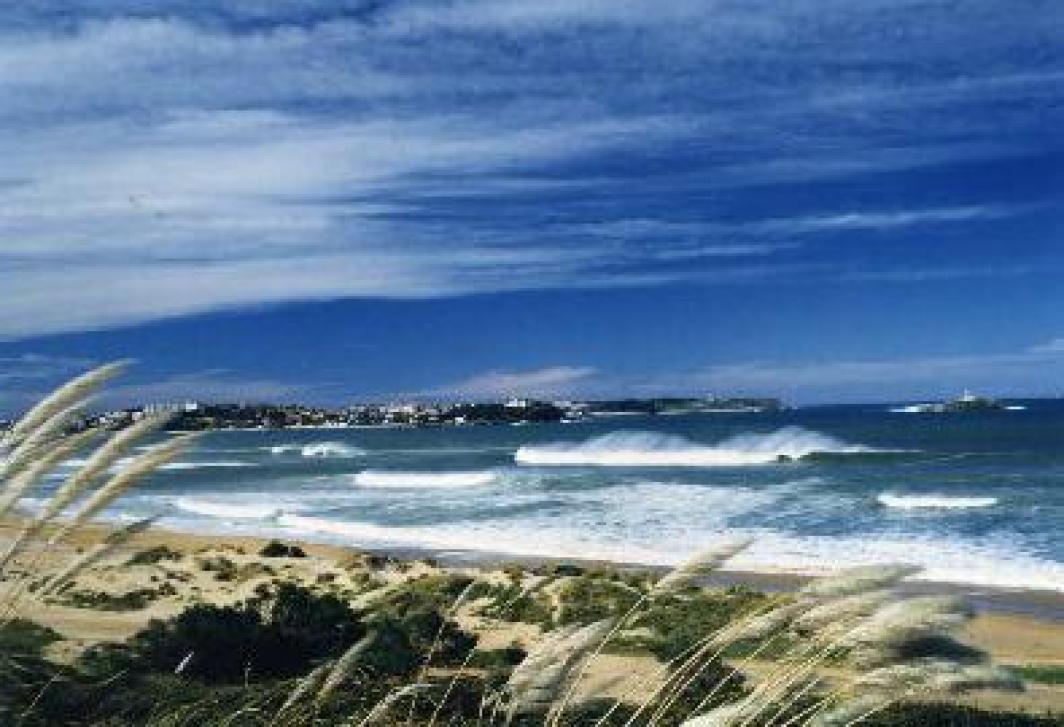 La playa de Somo, cuna del surf en España