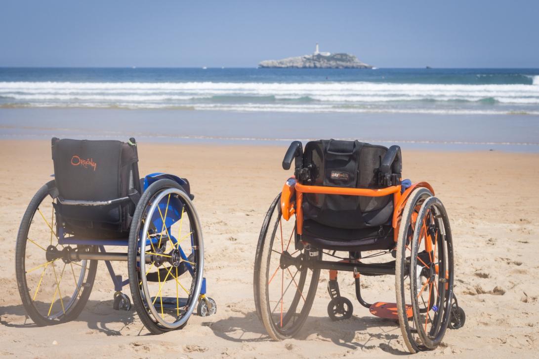 Turismo adaptado en Plea (Foto: Federación Cántabra de Surf)