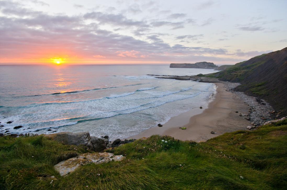 Las playas de Cantabria son un paraíso del surf.